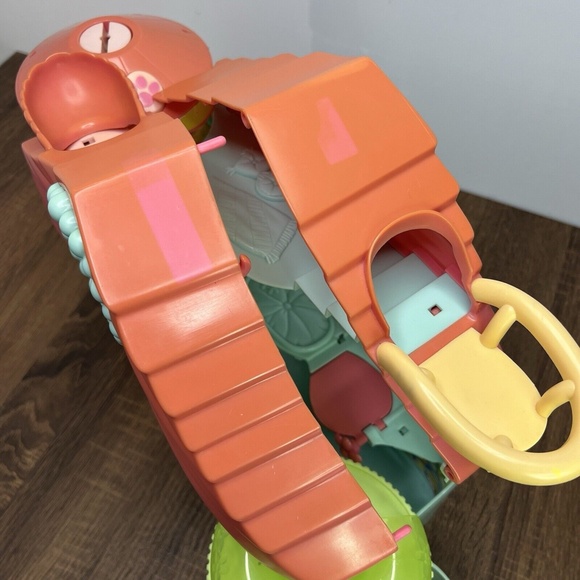 LPS - Biggest Littlest Pet Shop Playset - Foldable House - 2005 - Hasbro - Picture 15 of 15